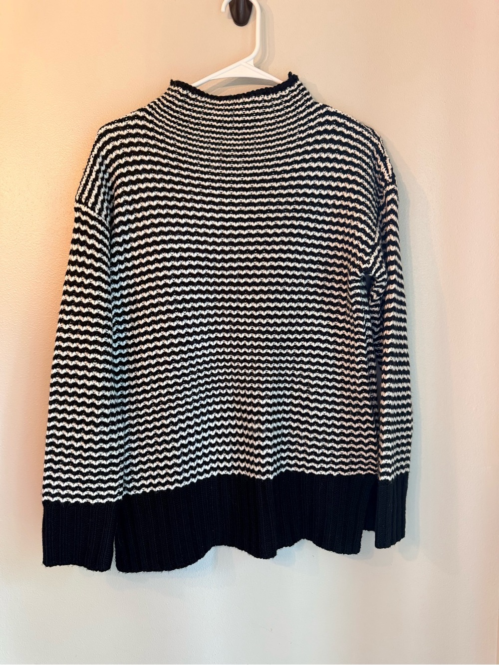 Women's Black & White Striped Turtleneck Sweater - Cozy Knit Pullover